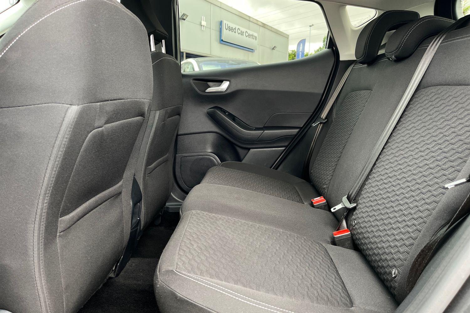 Ford FIESTA Photo 19