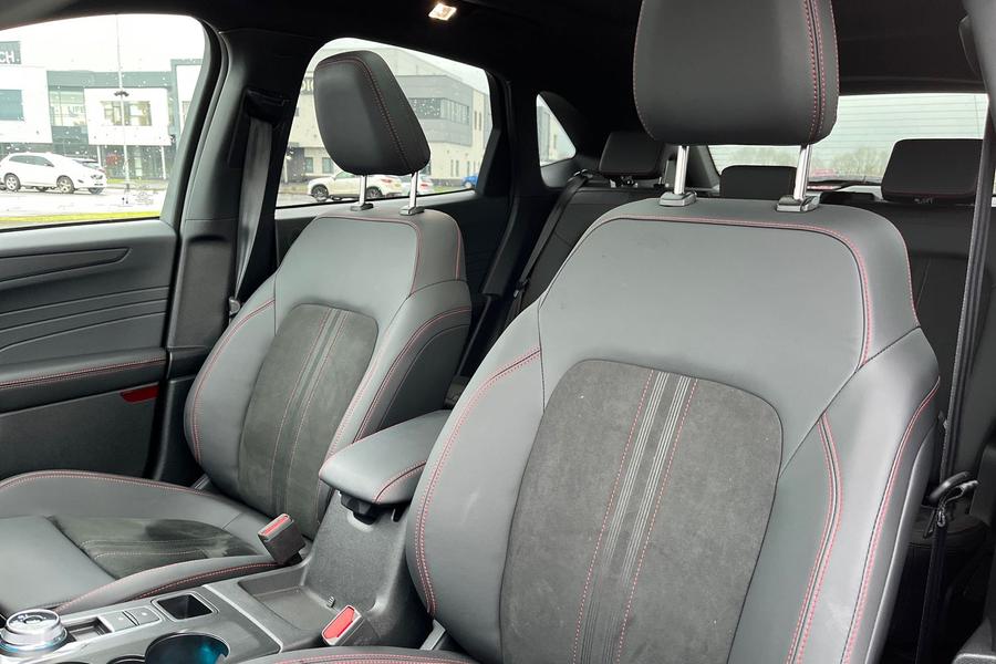 Ford KUGA Photo autoimg-95b69af523b9c04b7b87f6d69cf71545132313da.jpg