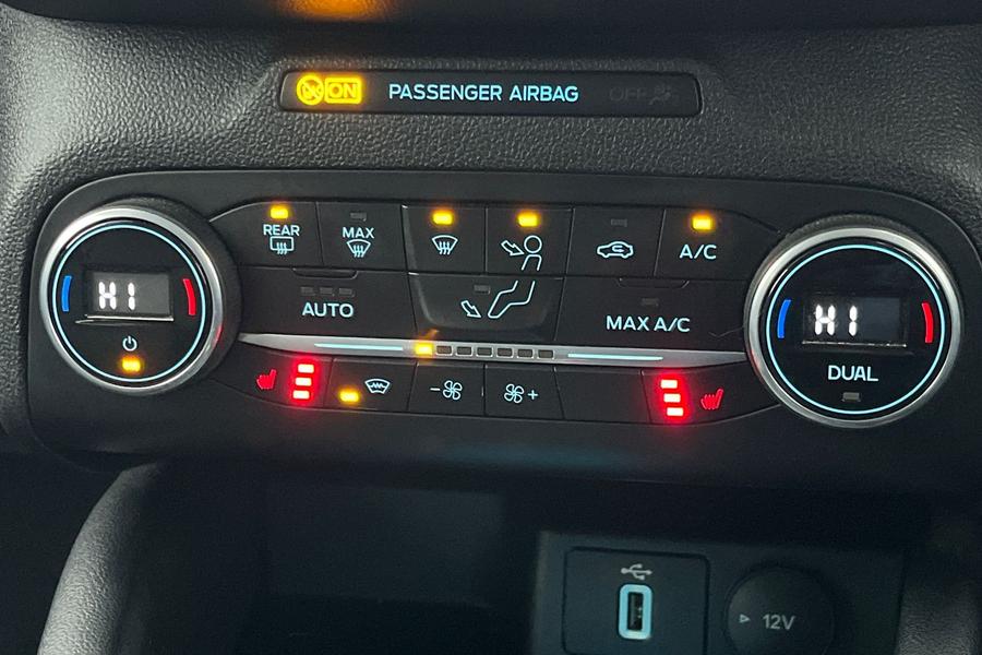 Ford Focus Photo autoimg-95b6ff36862f20bb0e3d9582cddbc9851bb4a1f7.jpg