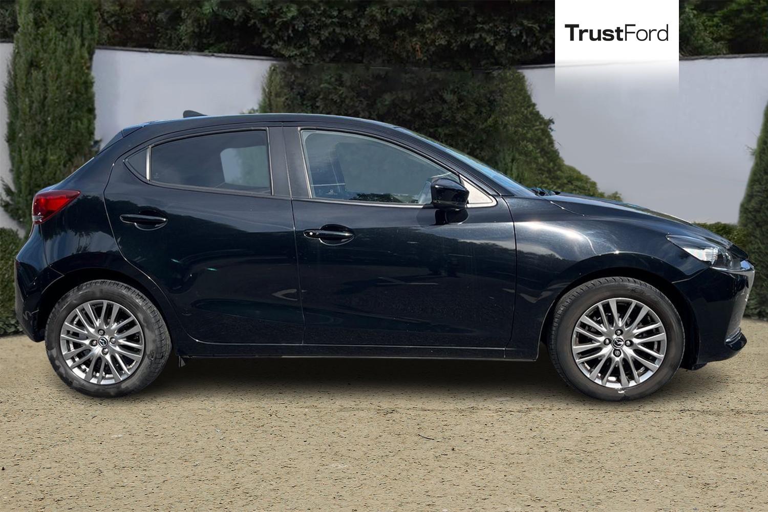 Mazda 2 Photo 2