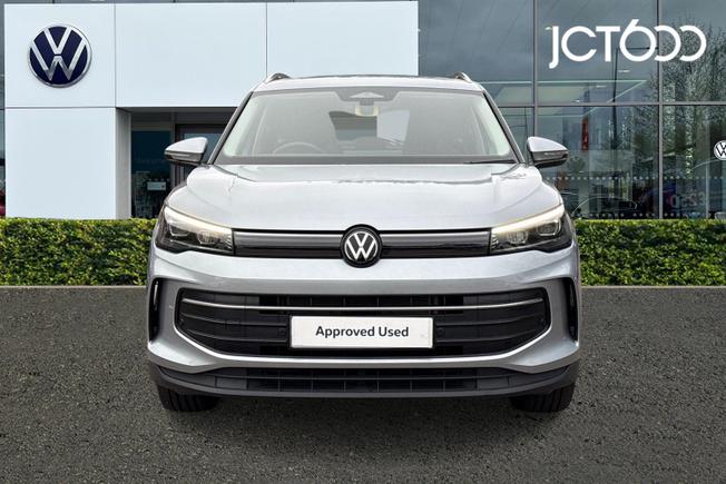 VOLKSWAGEN Tiguan Photo 8