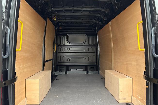 VOLKSWAGEN Crafter Photo 12