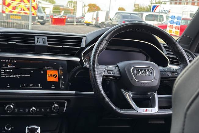 Audi Q3 Photo 37