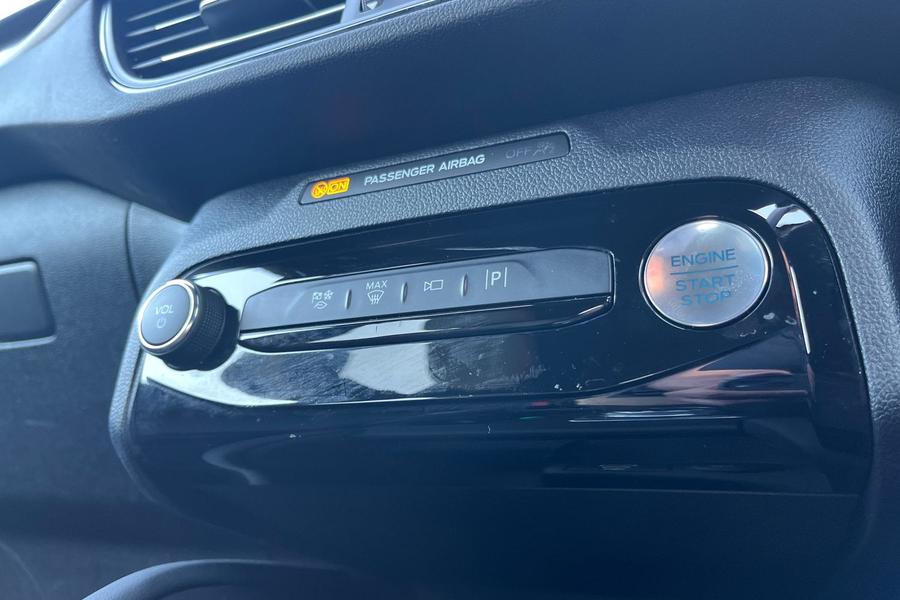 Ford KUGA Photo autoimg-95bf32a01bedd5eba2fa6dfe3b8a6f44e48dda25.jpg