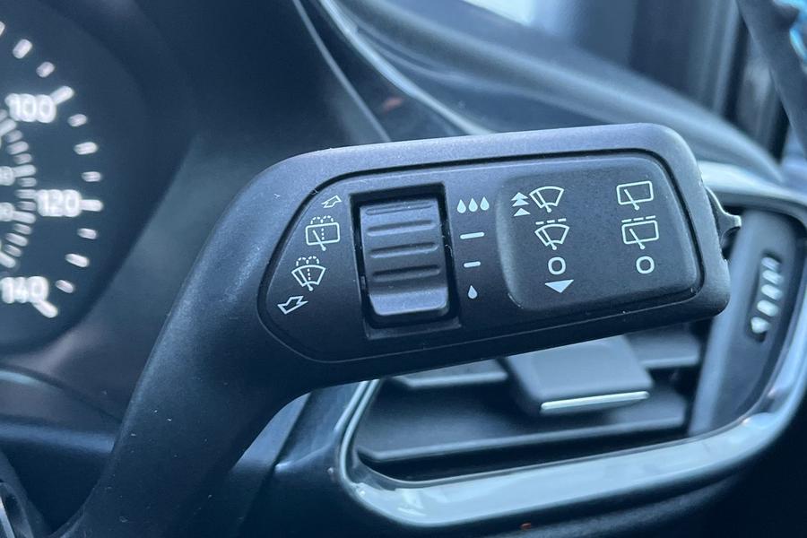 Ford Fiesta Photo autoimg-95c195c36cff88757f2deb148d9f2eebddf29466.jpg