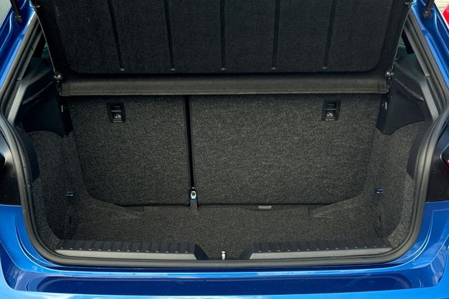 SEAT Ibiza Photo 12