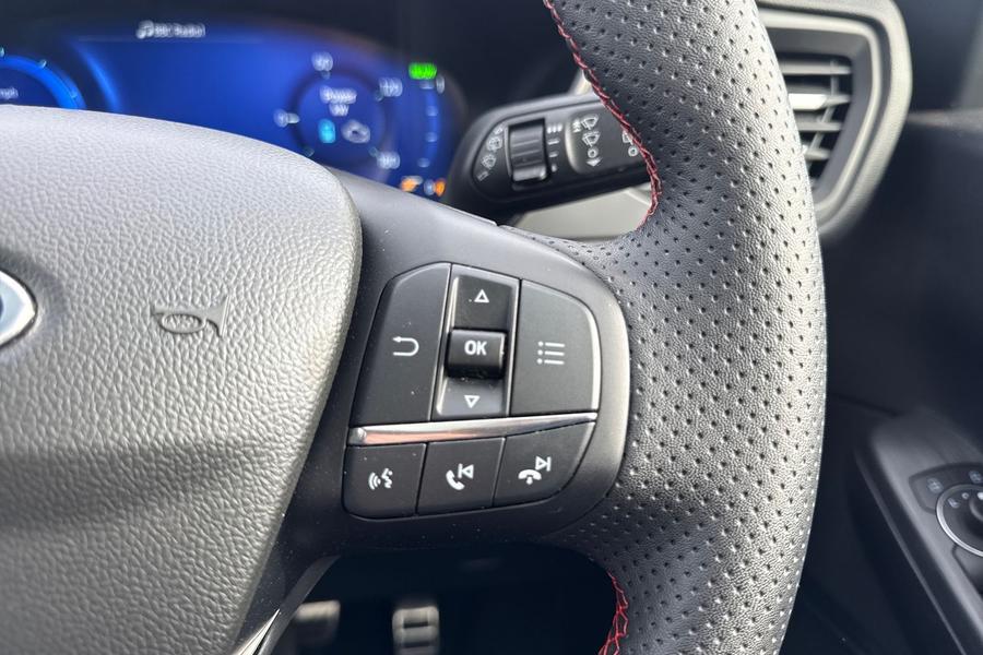 Ford KUGA Photo autoimg-95c89489d5b99bcc8bd590af8503064191c9ce95.jpg