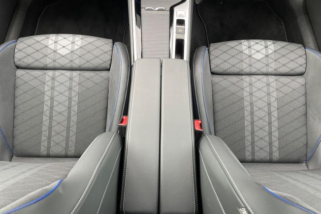 VOLKSWAGEN Passat Photo 47