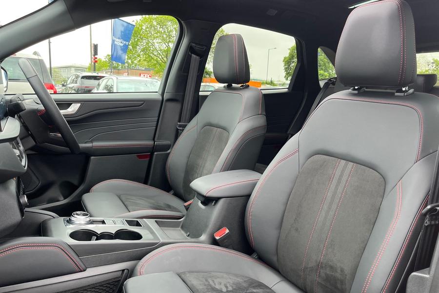Ford Kuga Photo autoimg-95da5423f9902faf710780fa1538a5f7b2097da7.jpg