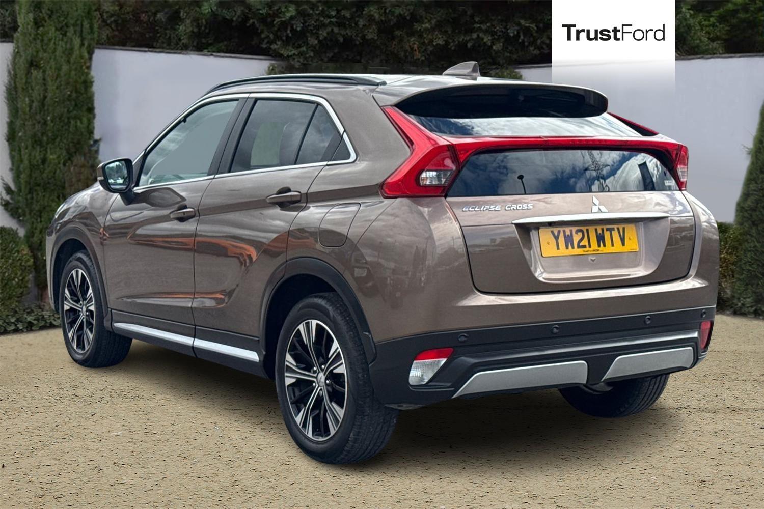 Mitsubishi ECLIPSE CROSS Photo 1