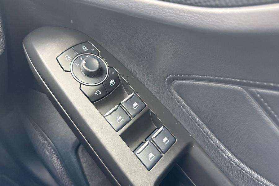 Ford FOCUS Photo autoimg-95f0d4cc00aa8814948e7c51b07db1dd1eab99f9.jpg