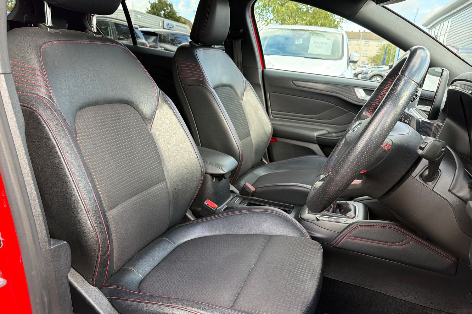 Ford FOCUS Photo 16