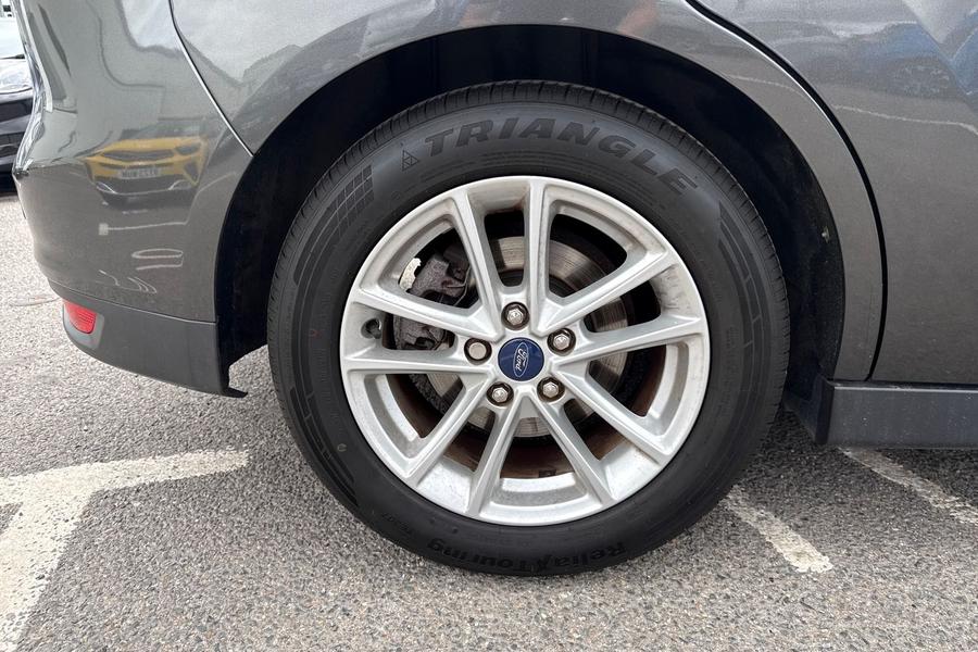 Ford C-Max Photo autoimg-95f60c3984143814fad1611c3be56103ed994b5e.jpg