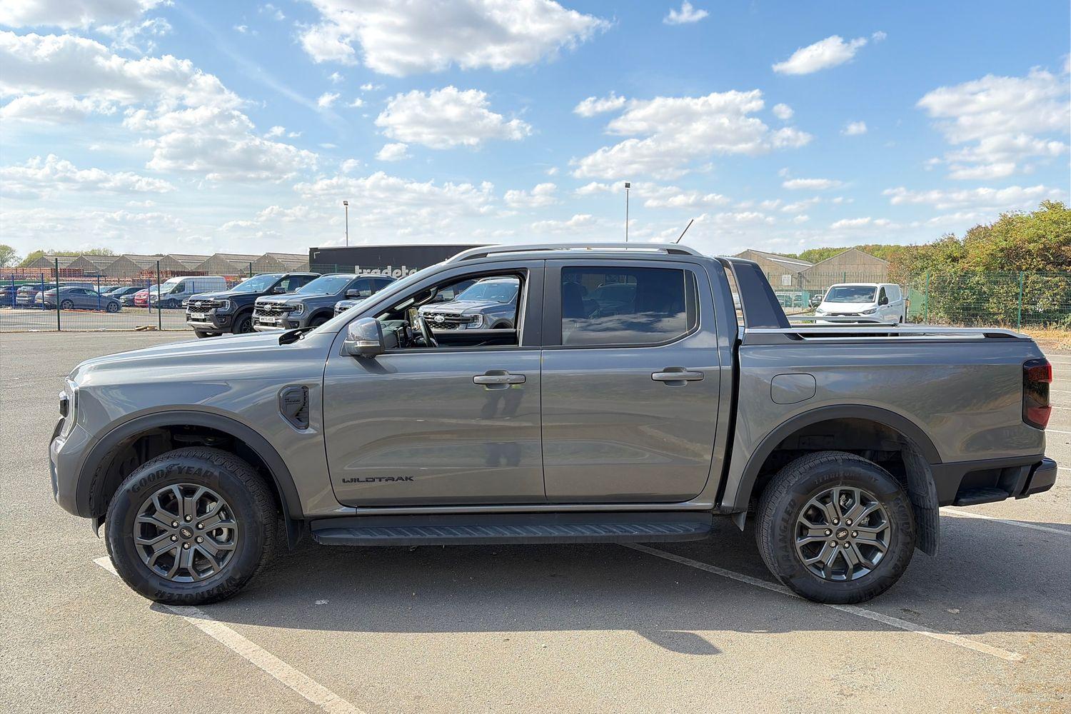 Ford RANGER Photo 22