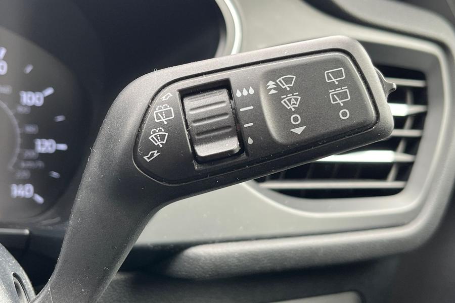 Ford KUGA Photo autoimg-95fc1e5bbd37566bfaabf55f2bfbe5c0d4f14864.jpg