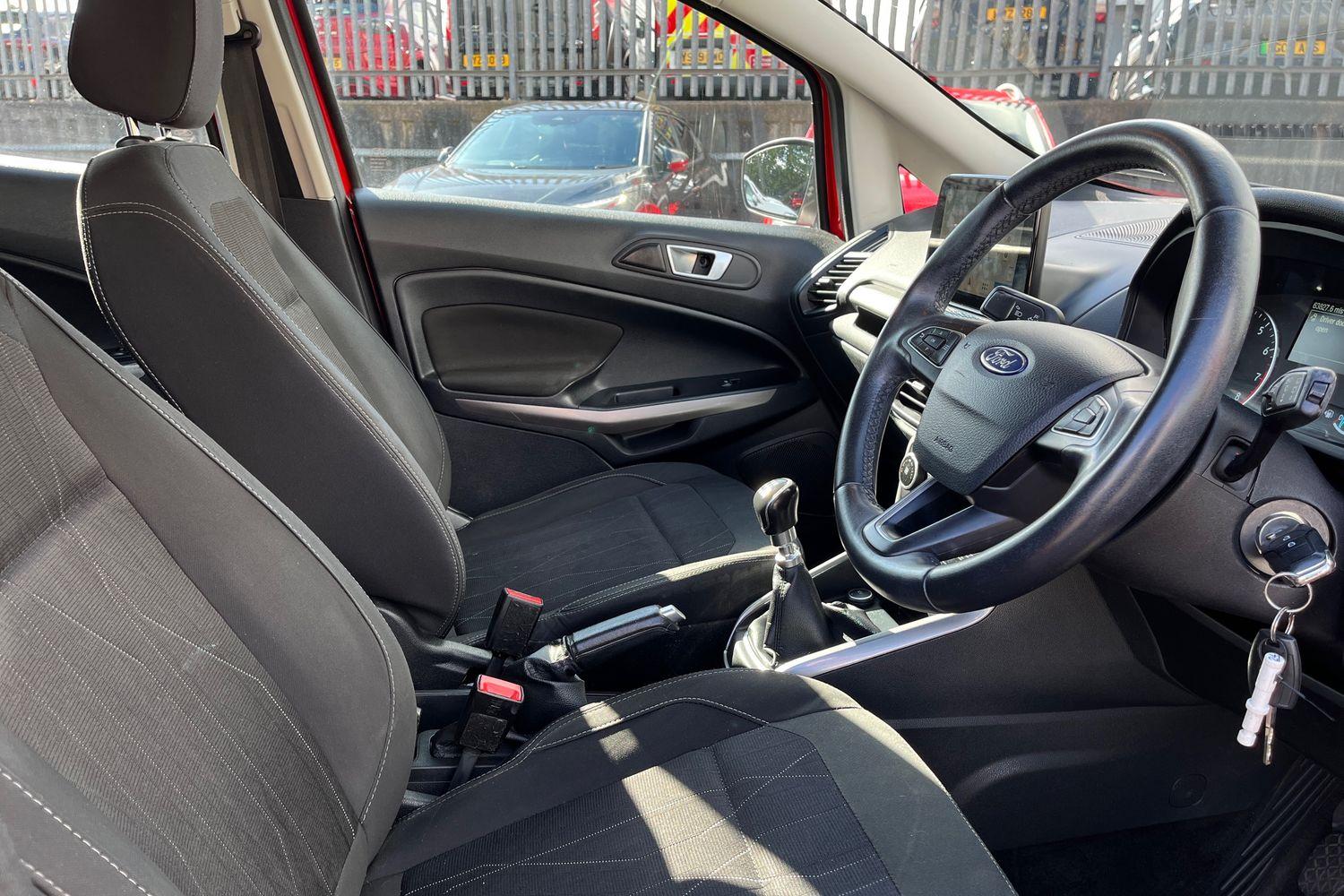 Ford ECOSPORT Photo 16