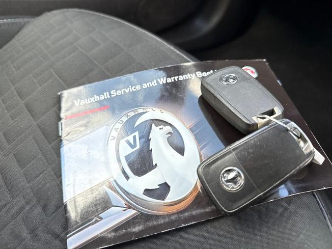 VAUXHALL Corsa Photo 43