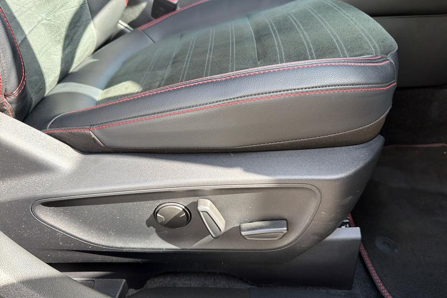 Ford KUGA Photo autoimg-9602c2323bfac2fe46b7fed95e2518139b6b96cb.jpg