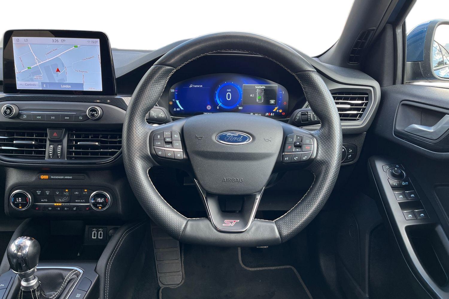Ford FOCUS Photo 10