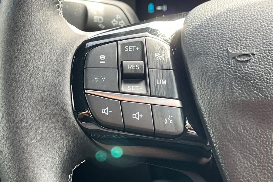 Ford Kuga Photo autoimg-9609c28e9c35f79c40623c14b5e30aa98eed59be.jpg