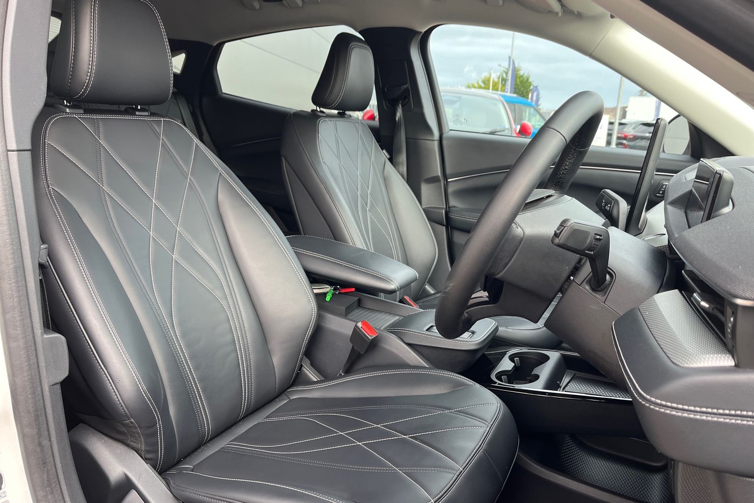 Ford MUSTANG MACH-E Photo 16