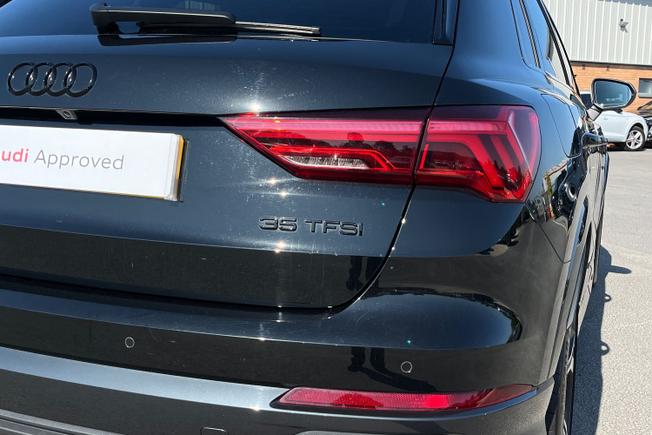 AUDI Q3 Photo 18
