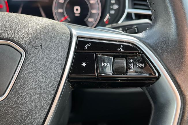 Audi A8 Photo 17