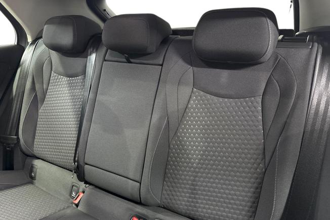 VOLKSWAGEN T-Roc Photo 9