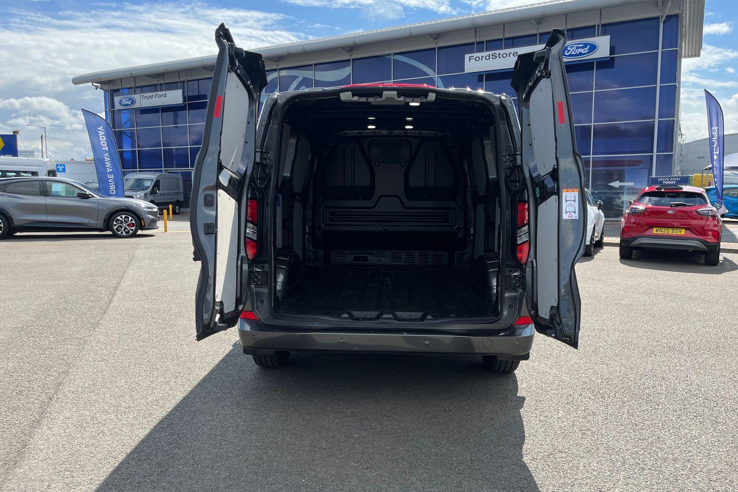 Ford TRANSIT CUSTOM Photo 5