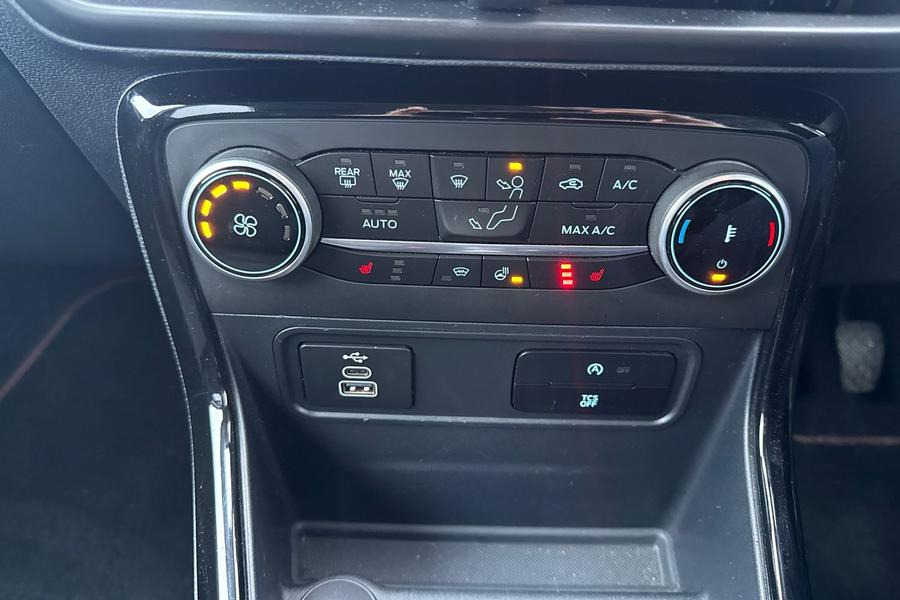 Ford ECOSPORT Photo autoimg-96152ffc360106902d5fc32d65bd34e660eb9191.jpg