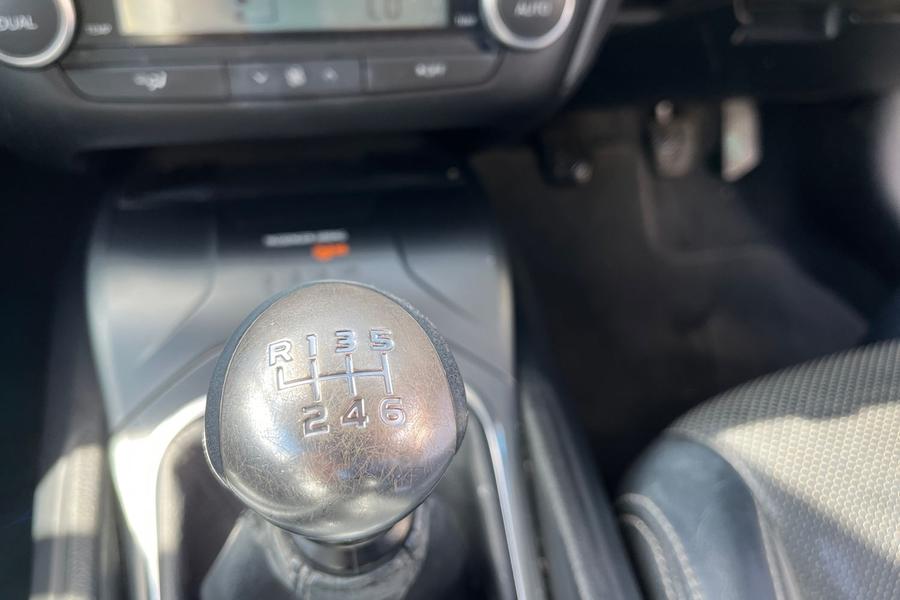 Toyota AVENSIS Photo autoimg-96158ebde7564fbdc2389d0d9e385c2b012230bc.jpg