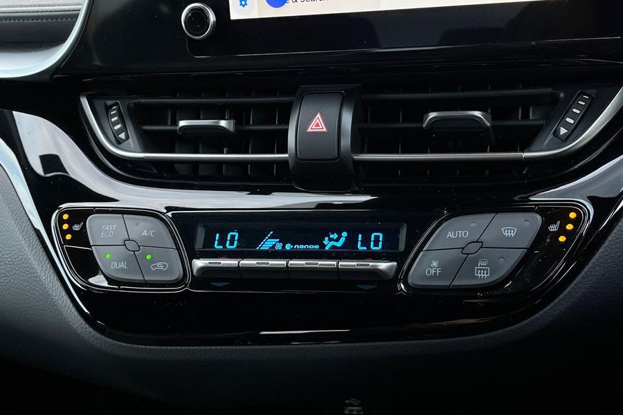 Toyota C-HR Photo autoimg-9619020ac3858ad813bbf7f10b64340182e7e4f1.jpg