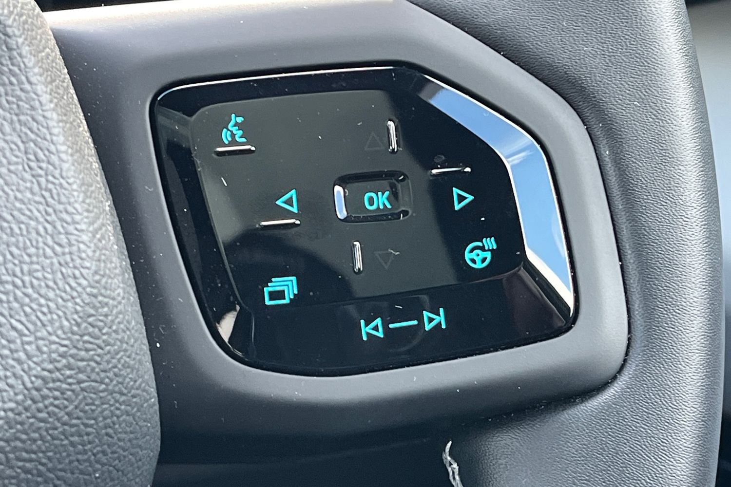 Ford Explorer Photo 23