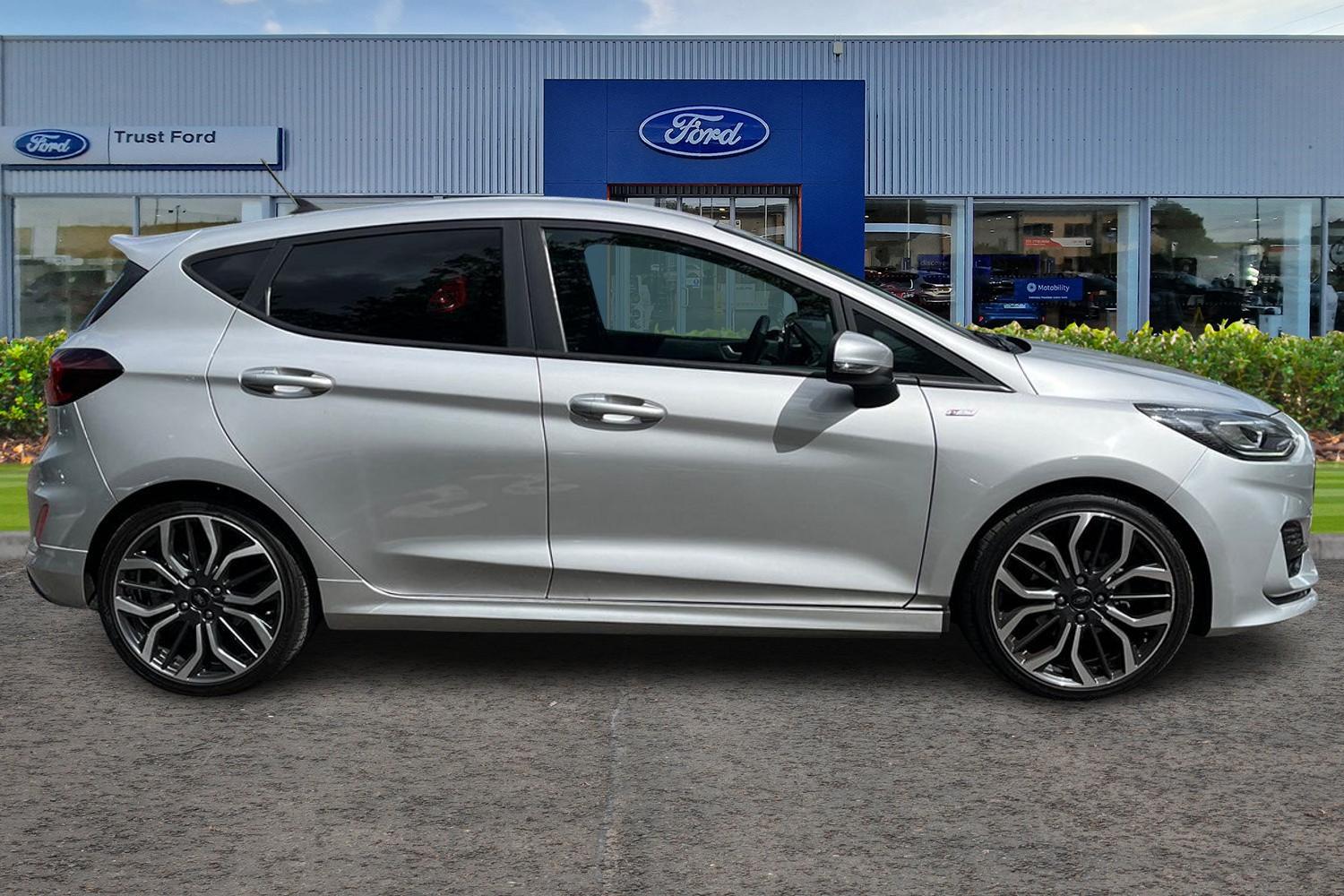 Ford Fiesta Photo 2