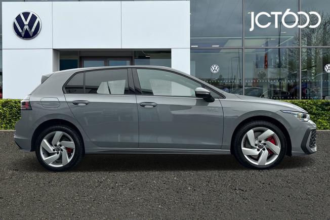 VOLKSWAGEN Golf Photo 4