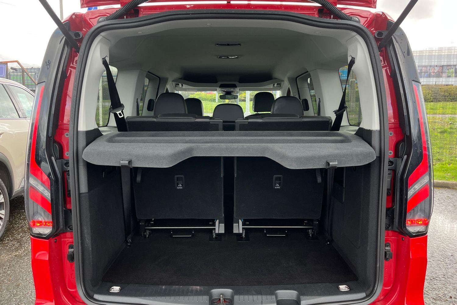 Ford TOURNEO CONNECT Photo 20