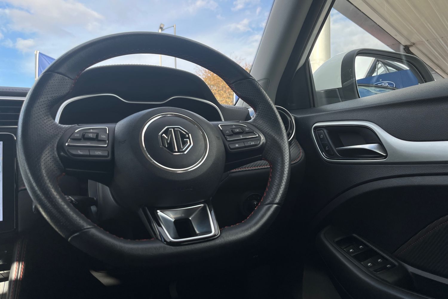 MG MG ZS Photo 11