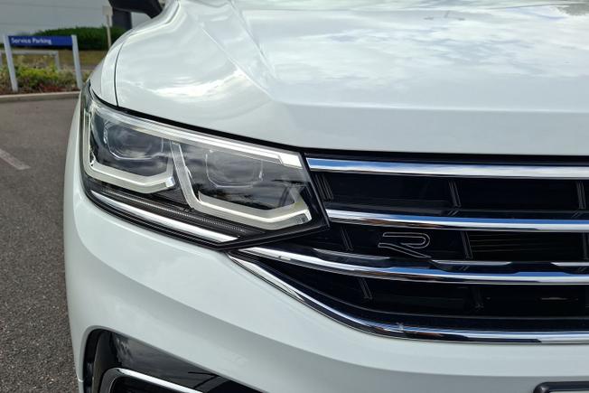 VOLKSWAGEN Tiguan Photo 19