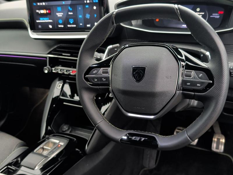 Used Peugeot 208 YT74LXX 32