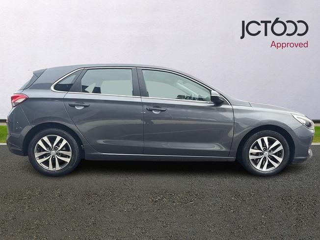 HYUNDAI i30 Photo 4