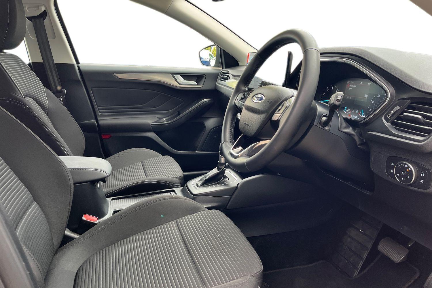 Ford FOCUS Photo 8