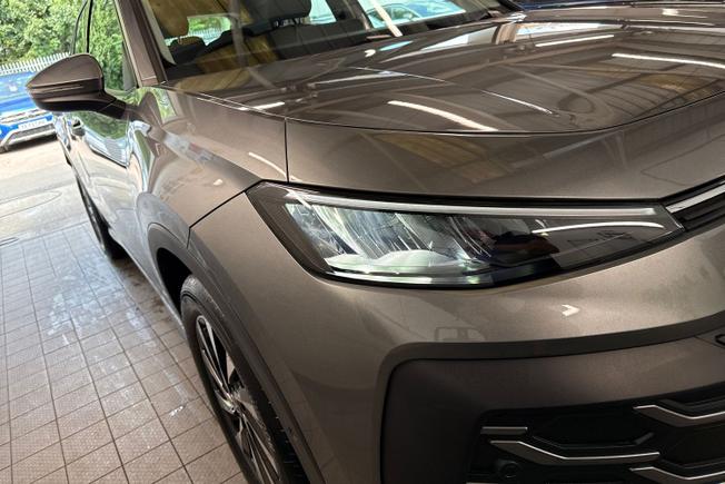 VOLKSWAGEN T-Roc Photo 19