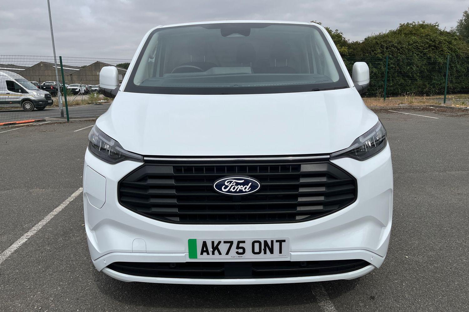 Ford TRANSIT CUSTOM Photo 11