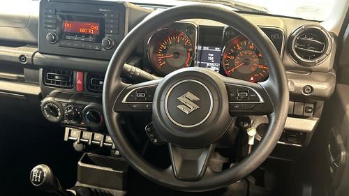 Suzuki Jimny Photo autoimg-9635657fafb09d6a105ba57345fcc77e05ceaf01.jpg