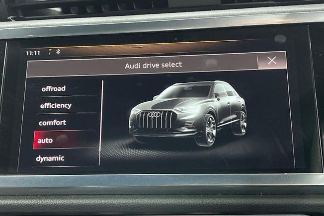 AUDI Q3 Photo 22