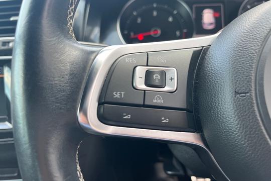 Volkswagen Golf Photo autoimg-963d55c3f31f50e2d8f6cb6d0f3f2532eadcbfbf.jpg