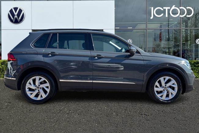 VOLKSWAGEN Tiguan Photo 4