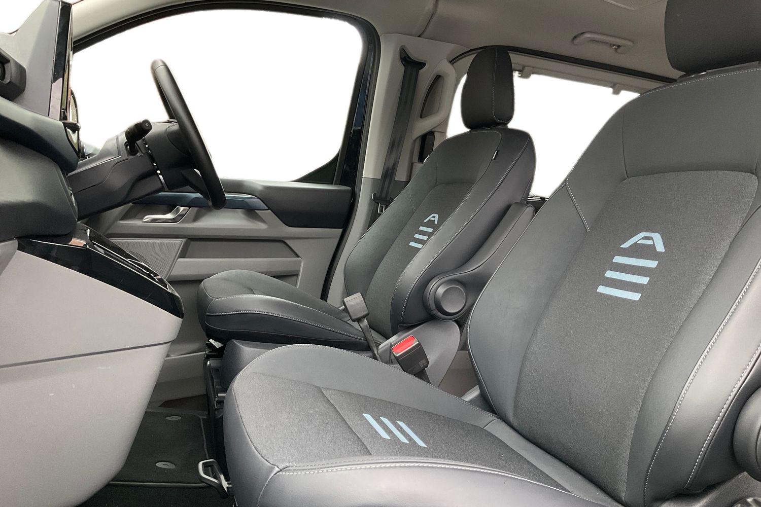 Ford TOURNEO CUSTOM Photo 9