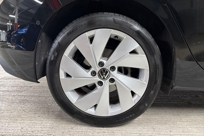 VOLKSWAGEN Golf Photo 5