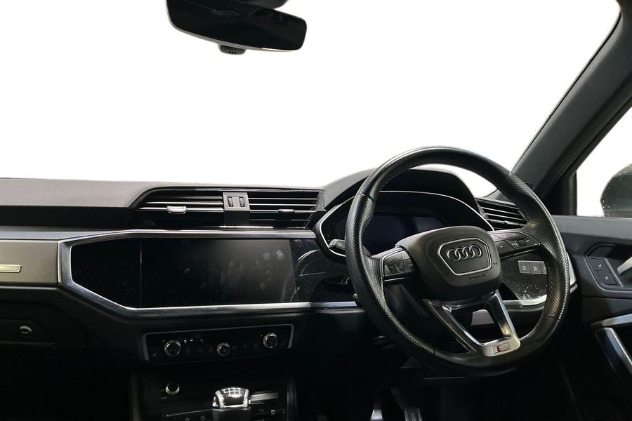 Audi Q3 Photo autoimg-9641a80bd343b7b1bb020729e57154c6d6688cb9.jpg